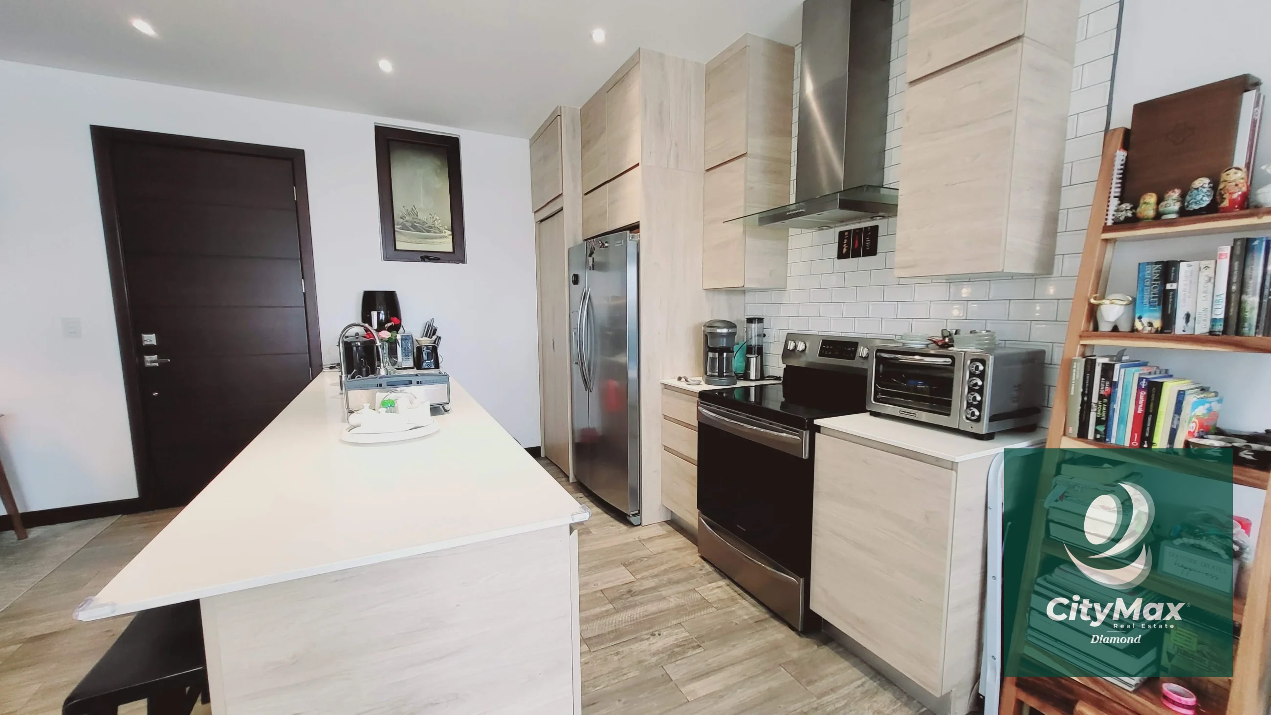 Apartamento de Lujo Amueblado en Renta en Lirios de Cayalá - 5