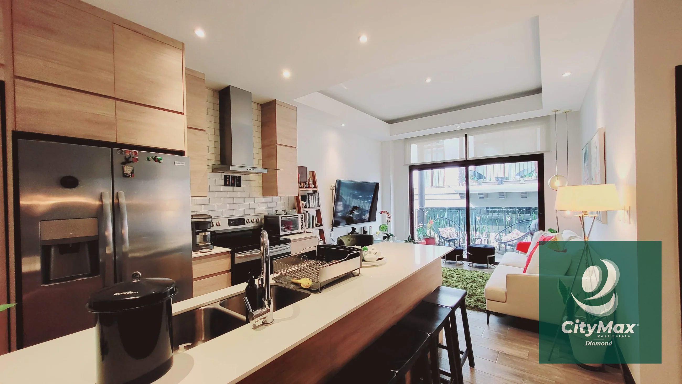 Apartamento de Lujo Amueblado en Renta en Lirios de Cayalá - 2
