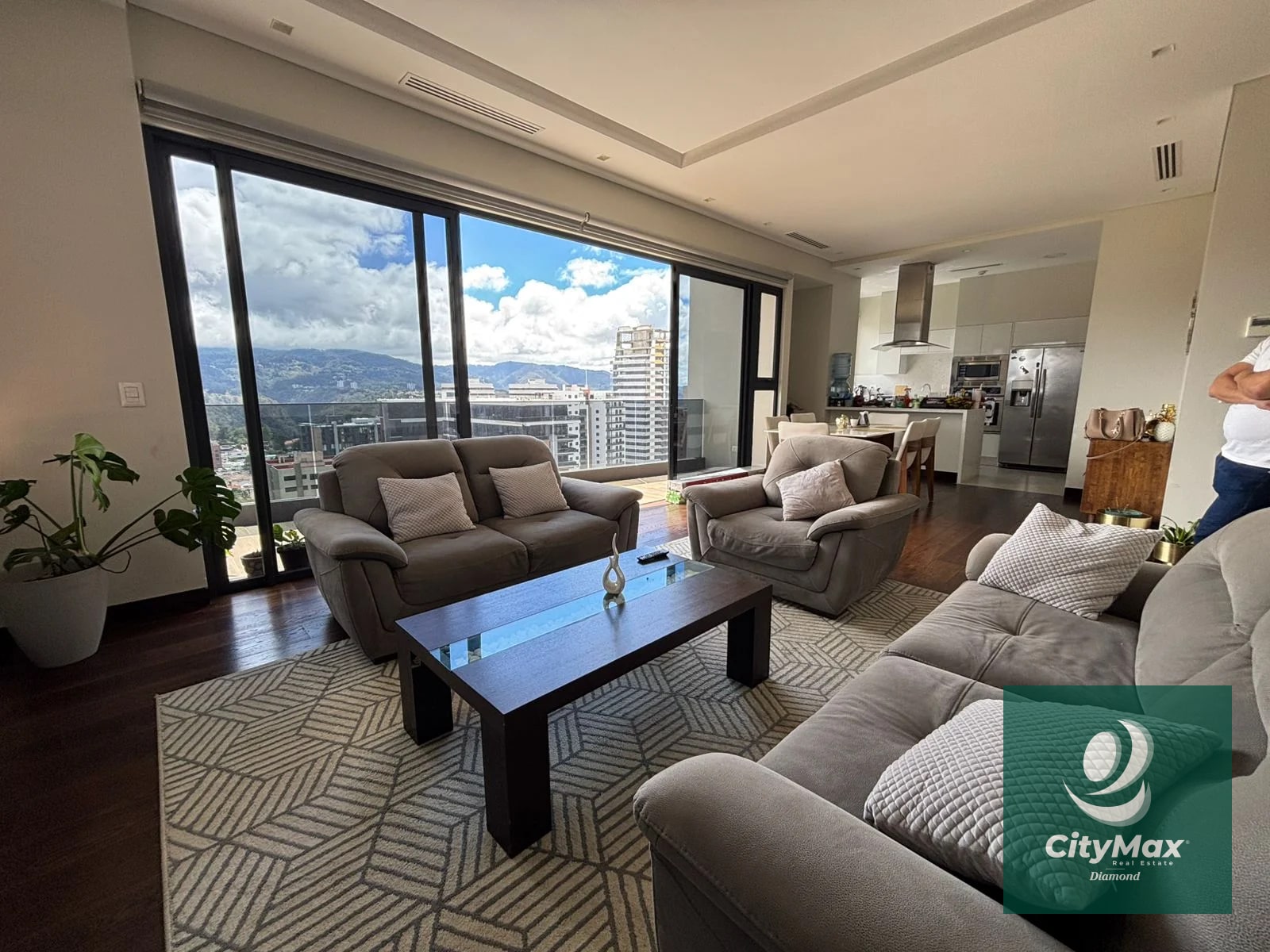 Apartamento de Lujo en Venta en Zona 14 - 12