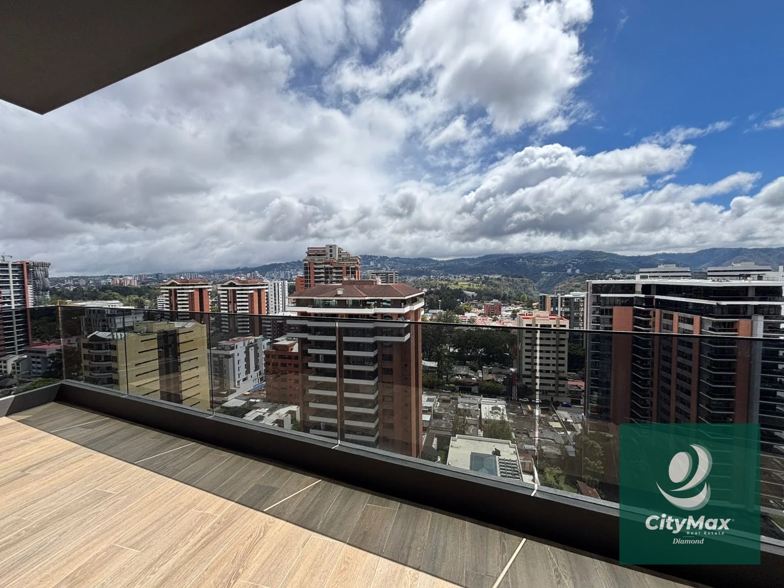 Apartamento de Lujo en Venta en Zona 14 - 4