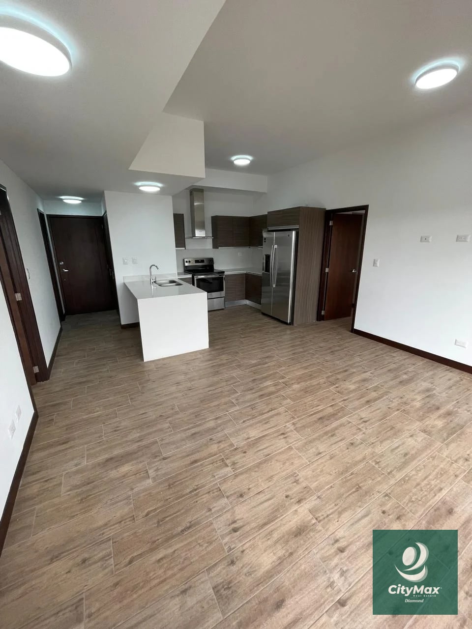 Apartamento en Renta en Zona 10 Cercano a Diagonal 6 - 1
