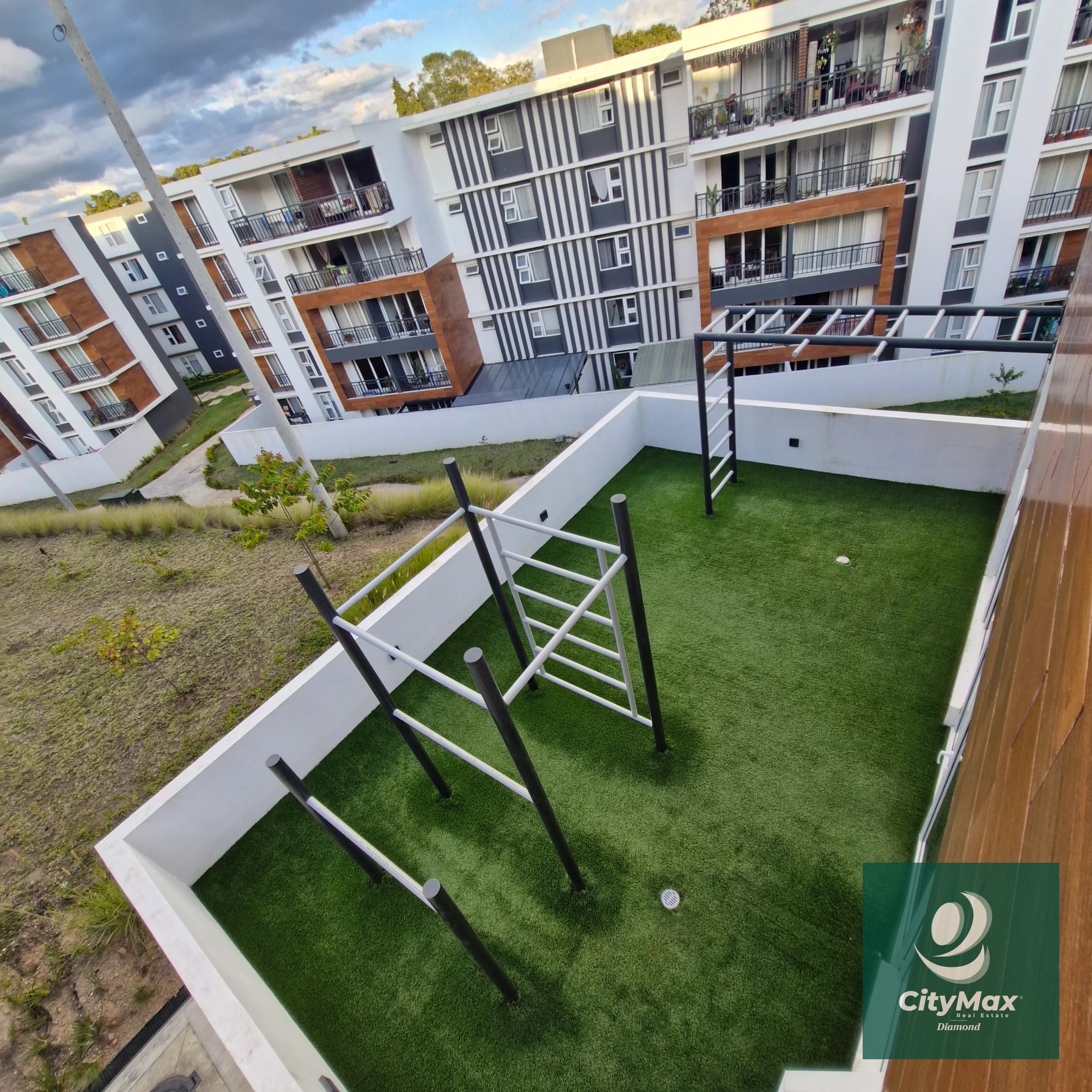 Apartamento en Venta en Senderos Zona 16 Guatemala — Apartamento en Venta en Zona 16, Guatemala, Ciudad — foto 16 de 17