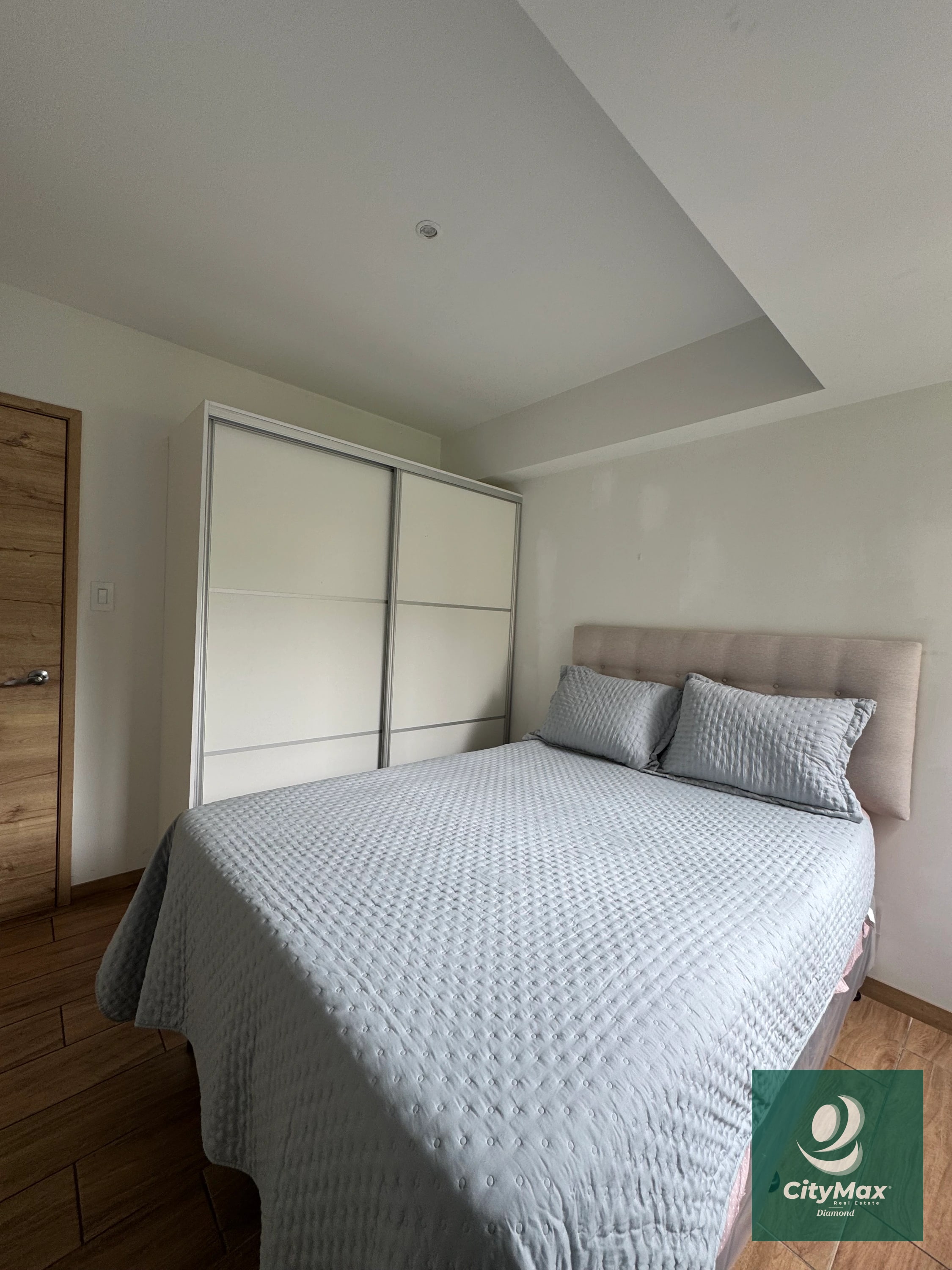 Apartamento Amueblado en Renta Zona 9 Cendana — Apartamento en Alquiler en Zona 9, Guatemala, Ciudad — foto 2 de 11