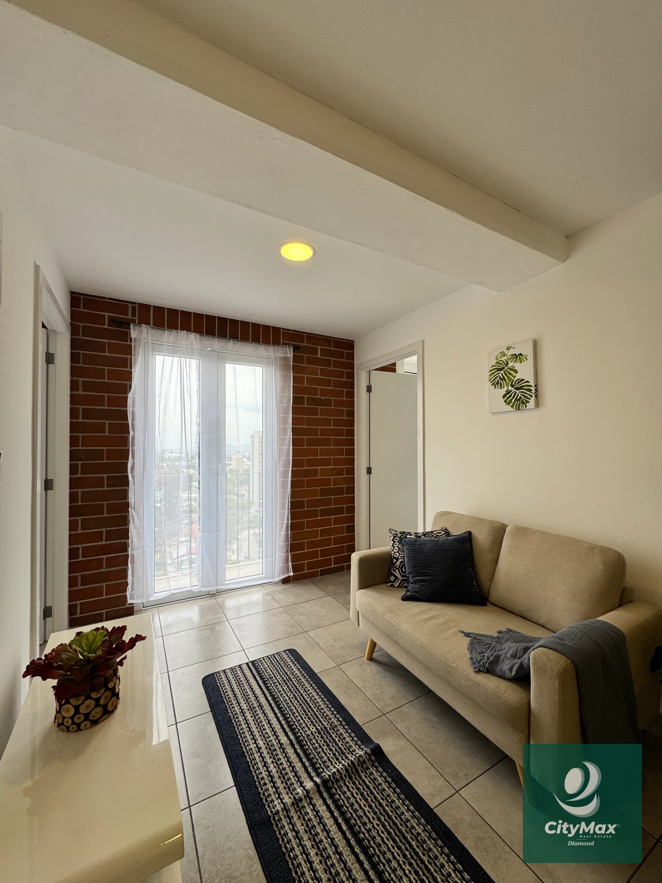 Apartamento Amueblado en Renta Fiamene Zona 10 Guatemala — Apartamento en Alquiler en Fiamene, Zona 10, Guatemala, Ciudad — foto 1 de 13