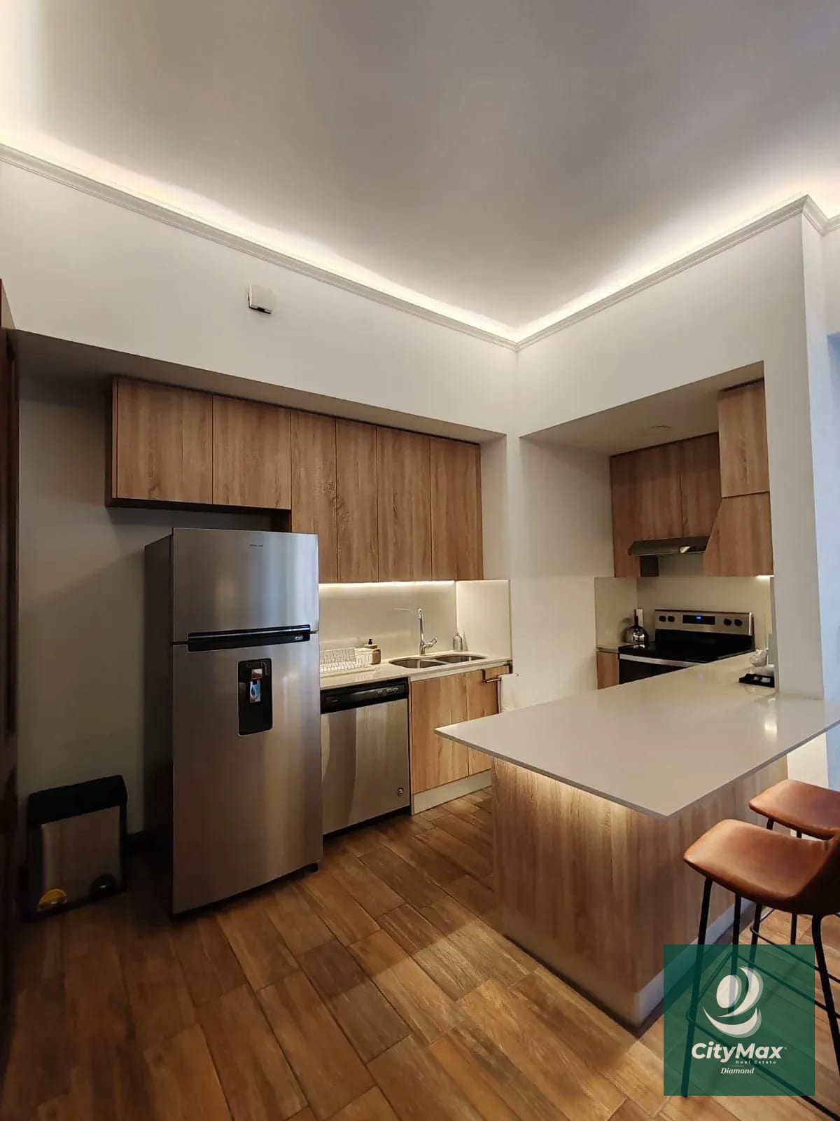 Apartamento Amueblado en Renta en Edificio Salvattore Zona 10 — Apartamento en Alquiler en Salvattore, Zona 10, Guatemala, Ciudad — foto 1 de 12