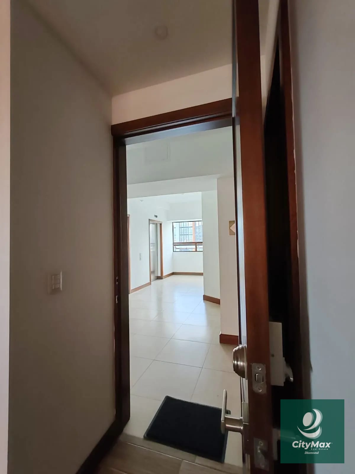 Apartamento Amueblado en Renta en Edificio Salvattore Zona 10 — Apartamento en Alquiler en Salvattore, Zona 10, Guatemala, Ciudad — foto 5 de 12