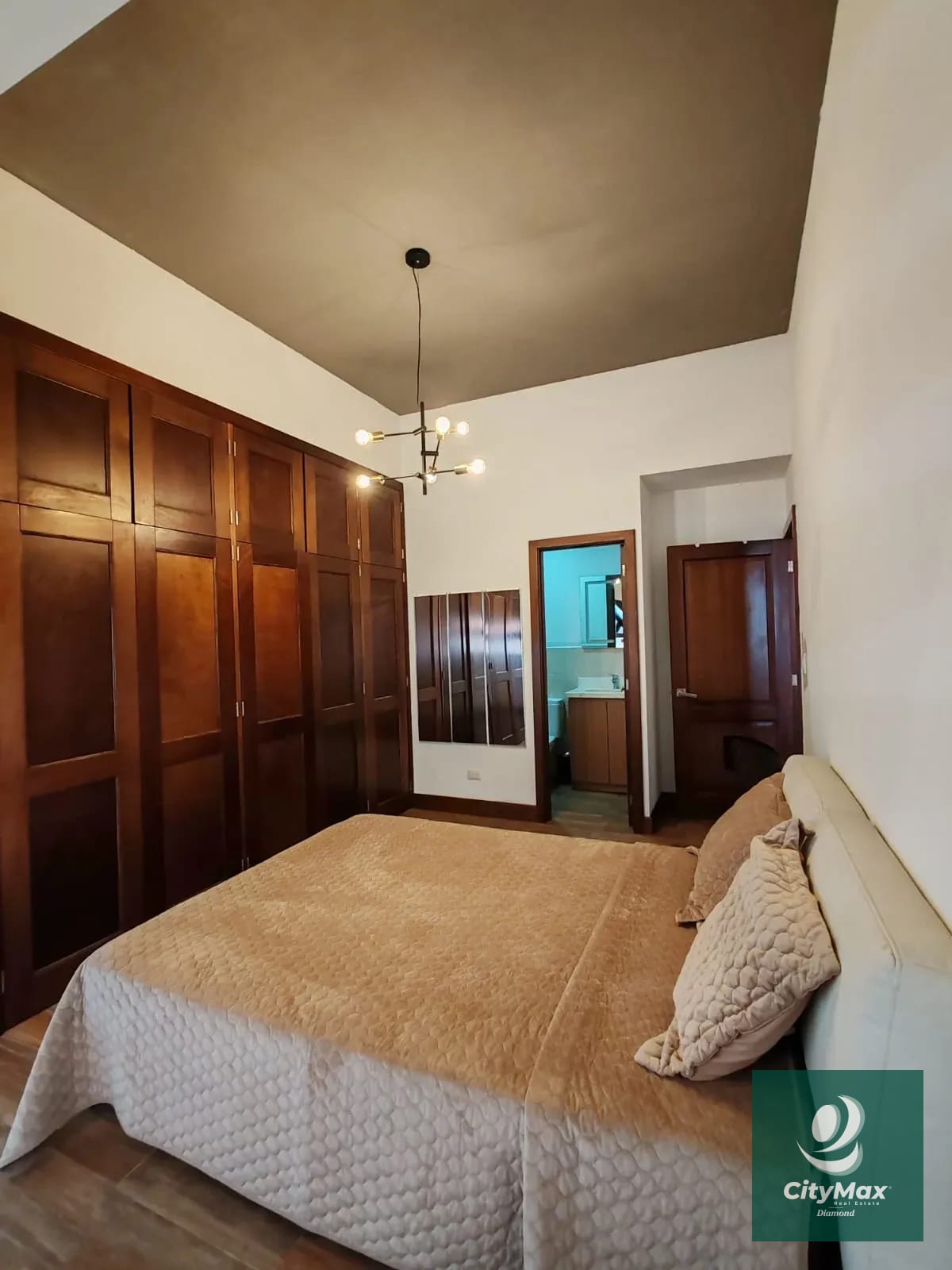 Apartamento Amueblado en Renta en Edificio Salvattore Zona 10 — Apartamento en Alquiler en Salvattore, Zona 10, Guatemala, Ciudad — foto 7 de 12