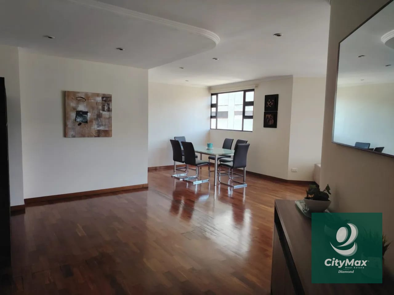 Apartamento semi amueblado en Renta en Zona 14 Las Américas — Apartamento en Alquiler en Zona 14, Guatemala, Ciudad — foto 1 de 13