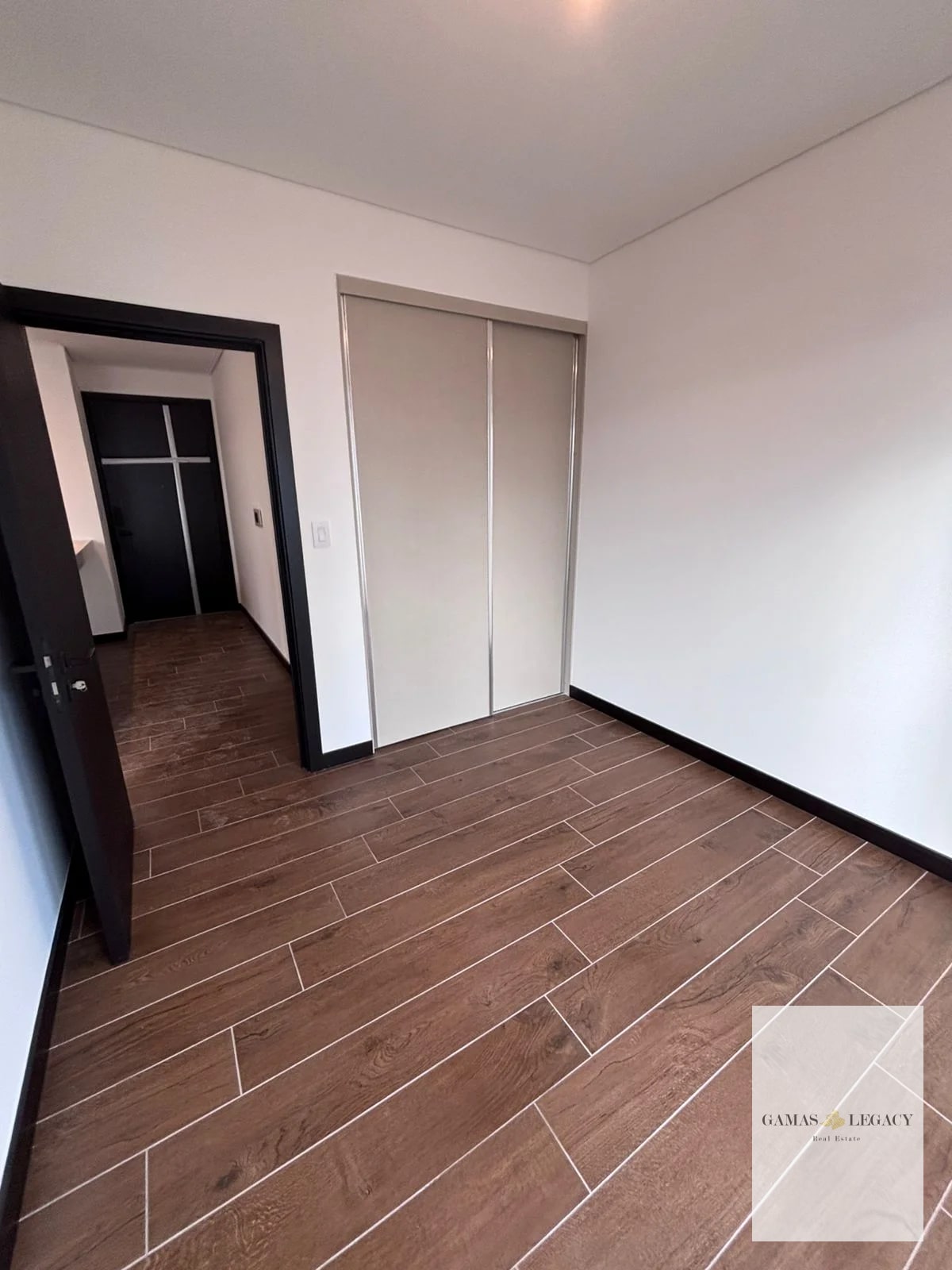 APARTAMENTO EN RENTA | LIRIOS DE CAYALÁ | ZONA 16 — Apartamento en Venta en Zona 16, Guatemala, Ciudad — foto 5 de 11