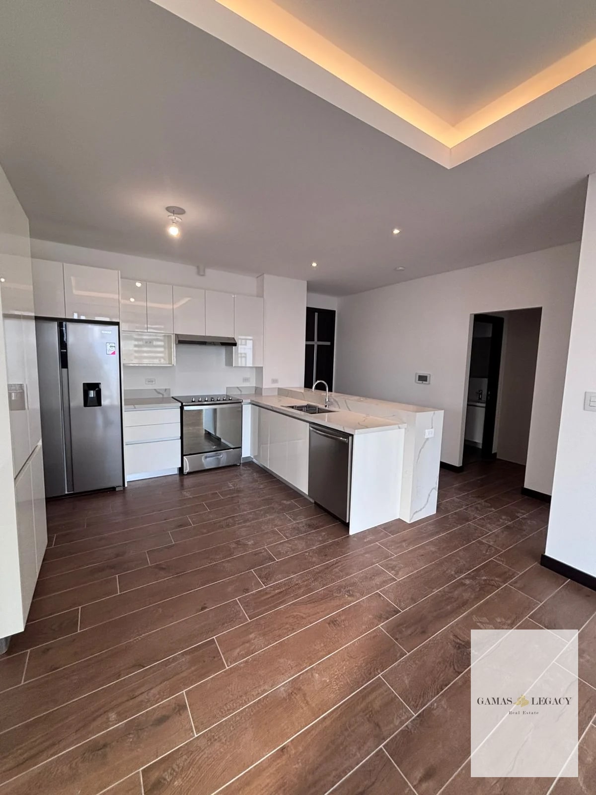APARTAMENTO EN RENTA | LIRIOS DE CAYALÁ | ZONA 16 — Apartamento en Venta en Zona 16, Guatemala, Ciudad — foto 3 de 11