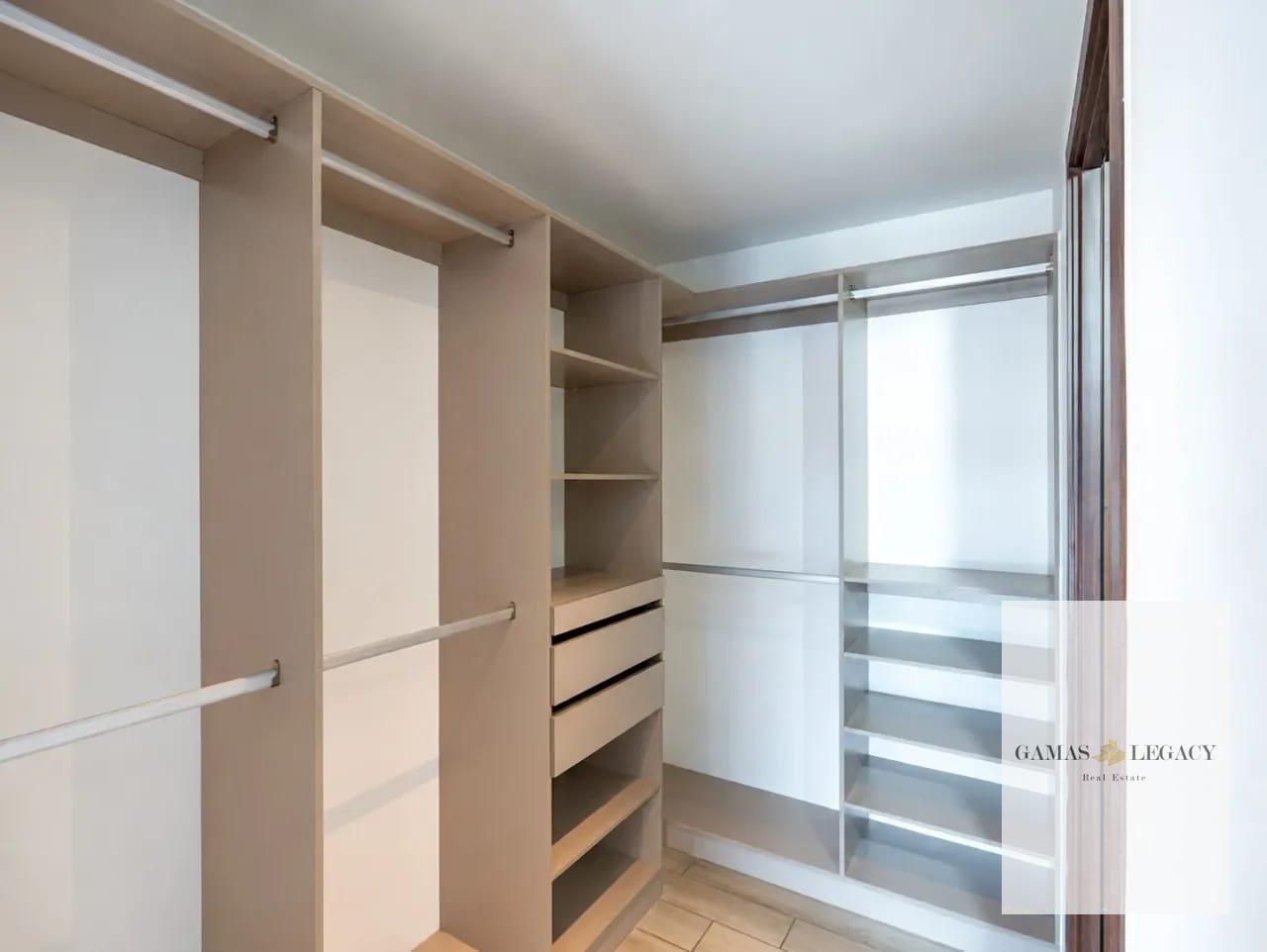 Apartamento en VENTA – zona 10 — Apartamento en Venta en Parque 10, Zona 10, Guatemala, Ciudad — foto 3 de 14