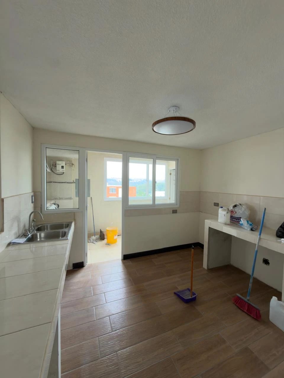 Apto. en renta Las Charcas zona 11 — Apartamento en Alquiler en Balcones de Las Charcas, Zona 11, Guatemala, Ciudad — foto 3 de 7