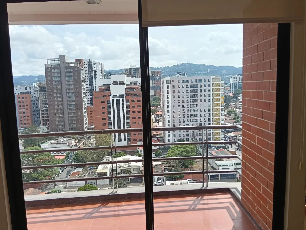 Vendo Apto Z.10 Edif. Mirafiori REF.6827 *110 M2, 2 Hab, 2 Baños, 2 Parqueos, $250k* — Apartamento en Venta en Zona 10, Guatemala, Ciudad — foto 13 de 16