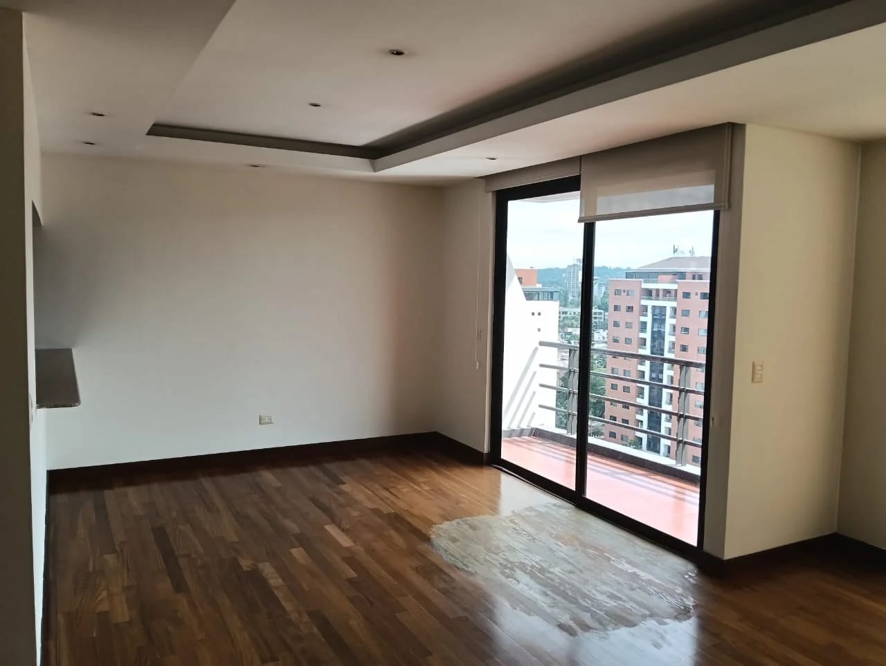 Vendo Apto Z.10 Edif. Mirafiori REF.6827 *110 M2, 2 Hab, 2 Baños, 2 Parqueos, $250k* — Apartamento en Venta en Zona 10, Guatemala, Ciudad — foto 15 de 16