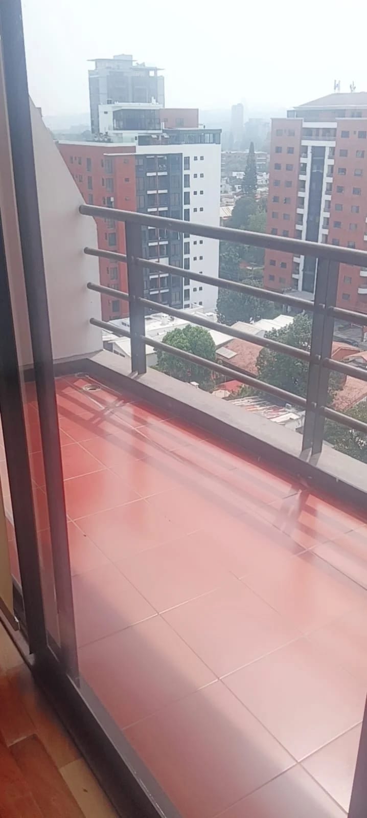 Vendo Apto Z.10 Edif. Mirafiori REF.6827 *110 M2, 2 Hab, 2 Baños, 2 Parqueos, $250k* — Apartamento en Venta en Zona 10, Guatemala, Ciudad — foto 3 de 16