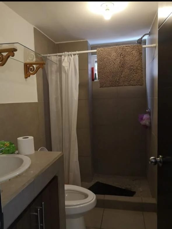RENTO APTO Z.16 VILLAS HEXA CAÑADA 16 CON O SIN MUEBLES REF.6879 *78M2, 2 HAB, 2 BAÑOS, 2 PARQUEOS, JARDIN, LINEA BLANCA, Q5500* — Apartamento en Alquiler en Zona 16, Guatemala, Ciudad — foto 12 de 17