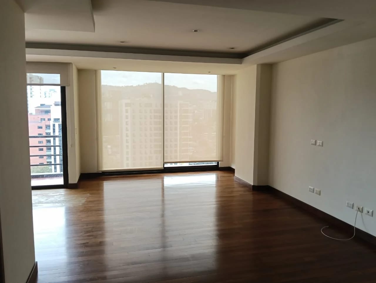 Vendo Apto Z.10 Edif. Mirafiori REF.6827 *110 M2, 2 Hab, 2 Baños, 2 Parqueos — Apartamento en Venta en Zona 10, Guatemala, Ciudad — foto 3 de 16