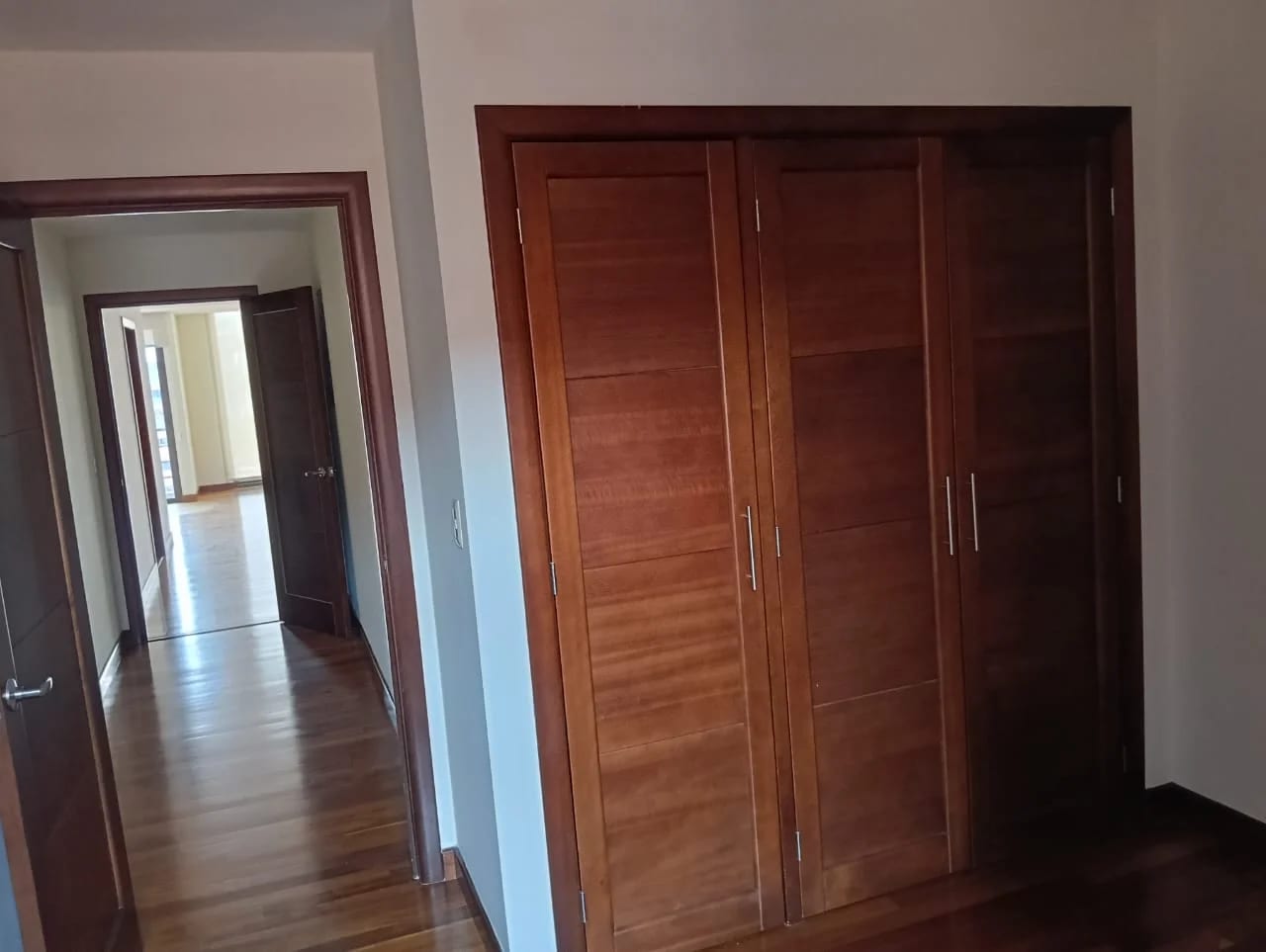Vendo Apto Z.10 Edif. Mirafiori REF.6827 *110 M2, 2 Hab, 2 Baños, 2 Parqueos — Apartamento en Venta en Zona 10, Guatemala, Ciudad — foto 9 de 16