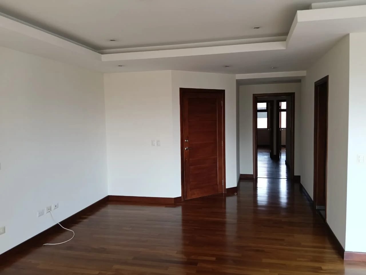 Vendo Apto Z.10 Edif. Mirafiori REF.6827 — Apartamento en Venta en Zona 10, Guatemala, Ciudad — foto 1 de 16