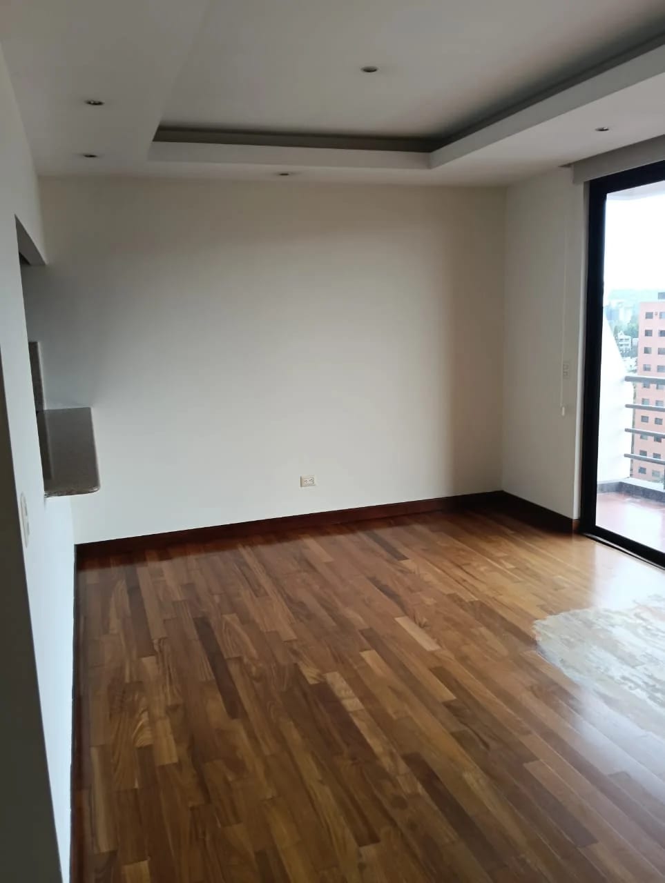 Vendo Apto Z.10 Edif. Mirafiori REF.6827 — Apartamento en Venta en Zona 10, Guatemala, Ciudad — foto 2 de 16