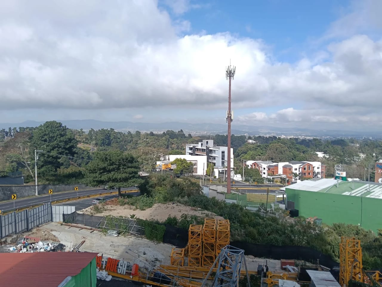RENTO APTO AMUEBLADO/EQUIPADO Z.16 VH4 NARU16 REF.6890 — Apartamento en Alquiler en Zona 16, Guatemala, Ciudad — foto 4 de 14
