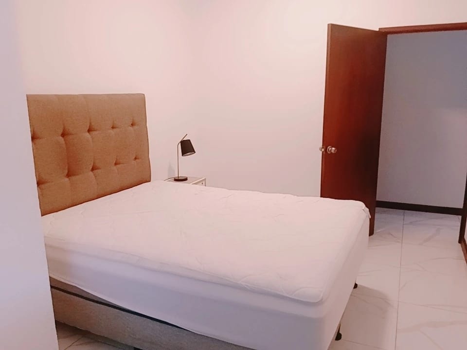 ENTO APTO AMUEBLADO ZONA 13 VISTALAGO REF.6926 — Apartamento en Alquiler en Zona 13, Guatemala, Ciudad — foto 10 de 17