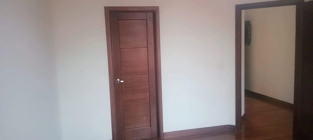 VENDO APTO Z.10 EDIF. MIRAFIORI REF.6827 — Apartamento en Venta en Zona 10, Guatemala, Ciudad — foto 12 de 14