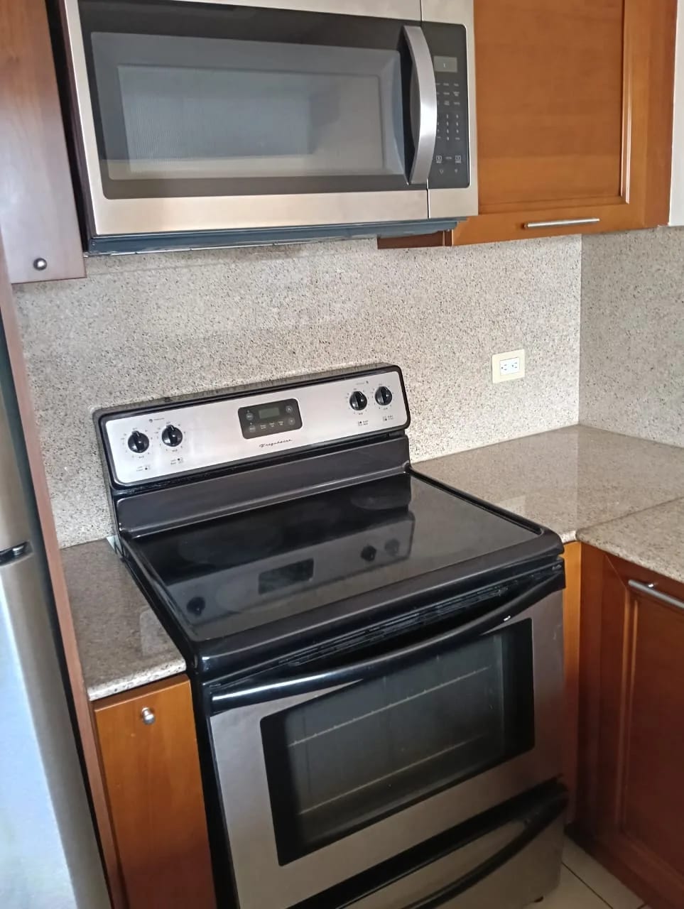 VENDO APTO Z.10 EDIF. MIRAFIORI REF.6827 — Apartamento en Venta en Zona 10, Guatemala, Ciudad — foto 10 de 16