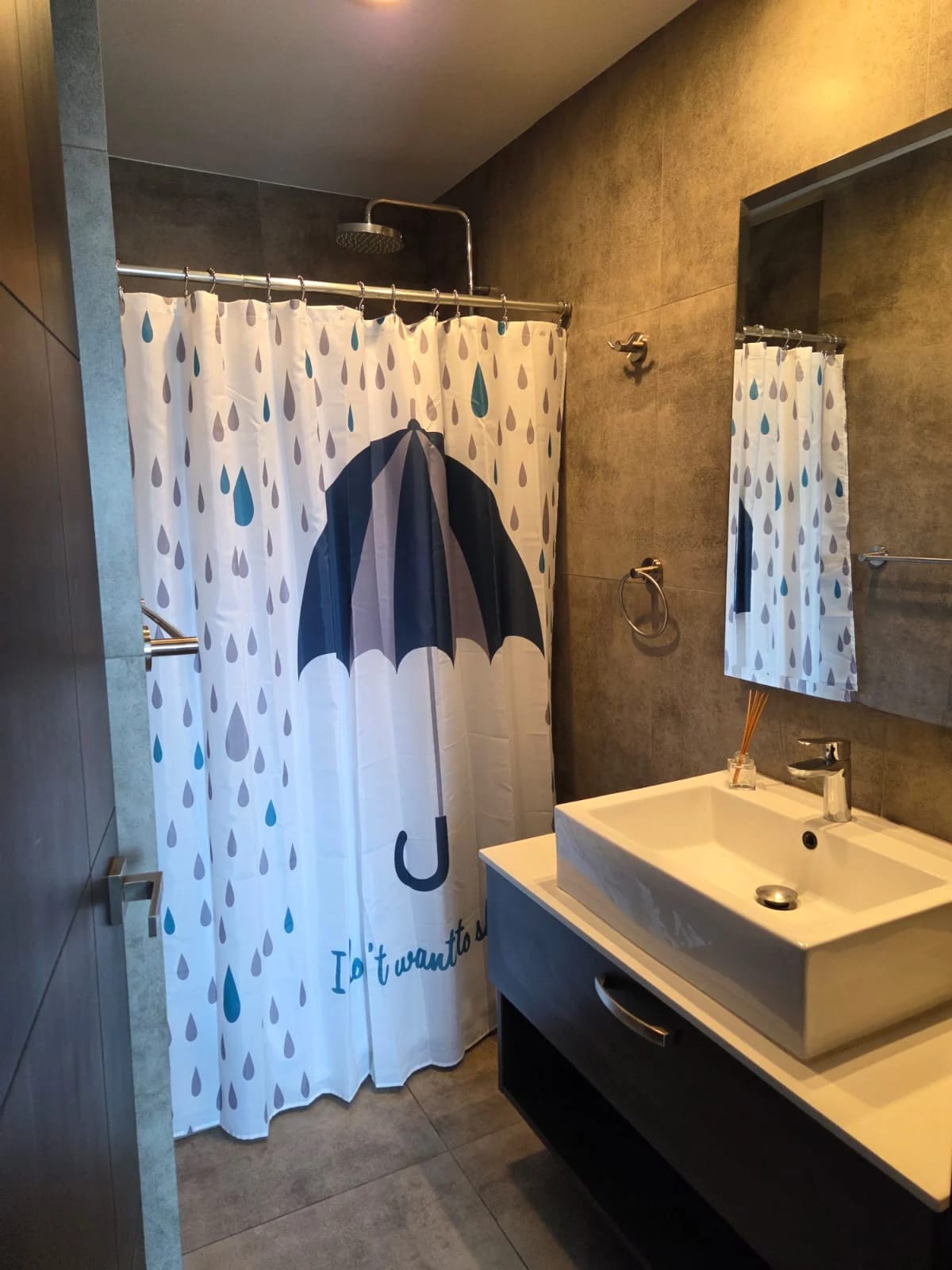 RENTO APTO AMUEBLADO Z.10 EDIF URBANA REF.6935 — Apartamento en Alquiler en Zona 10, Guatemala, Ciudad — foto 7 de 17