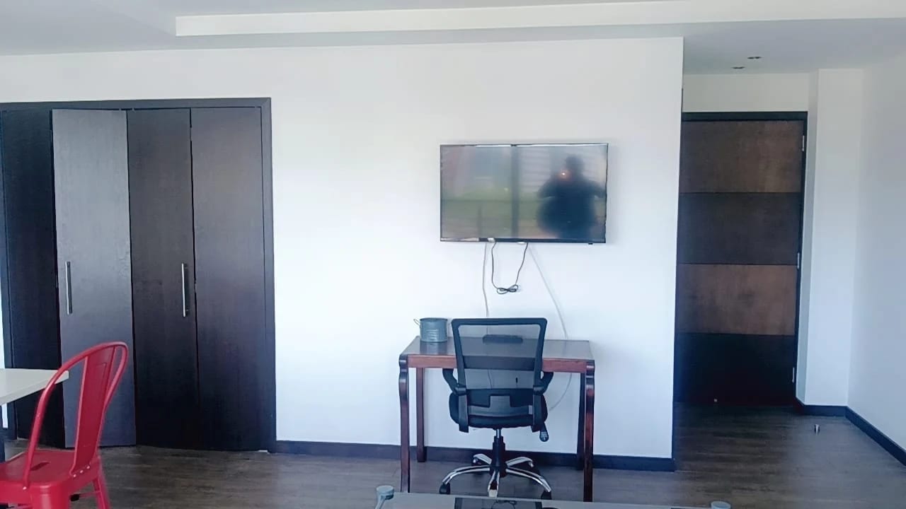RENTO APTO AMUEBLADO Z.10 EDIF URBANA REF.6935 *2 HAB, 2.5 BAÑOS, 2 PARQUEOS, 88M2, $1125* — Apartamento en Alquiler en Zona 9, Guatemala, Ciudad — foto 4 de 17