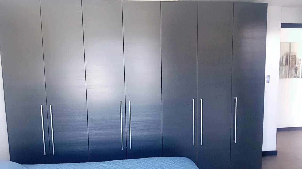 RENTO APTO AMUEBLADO Z.10 EDIF URBANA REF.6935 *2 HAB, 2.5 BAÑOS, 2 PARQUEOS, 88M2, $1125* — Apartamento en Alquiler en Zona 9, Guatemala, Ciudad — foto 7 de 17