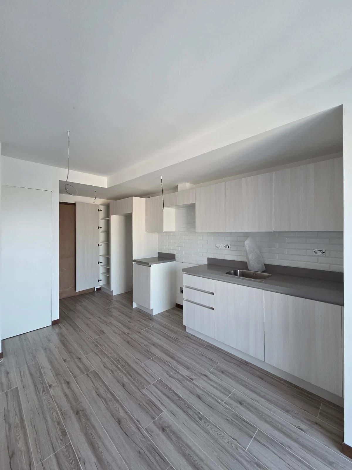 VENDO APTO Z.10 NEO REF.6884 *58 M2, 2 HAB, 1 BAÑO, 1 PARQUEO, BODEGA, $157500* — Apartamento en Venta en Zona 10, Guatemala, Ciudad — foto 5 de 9
