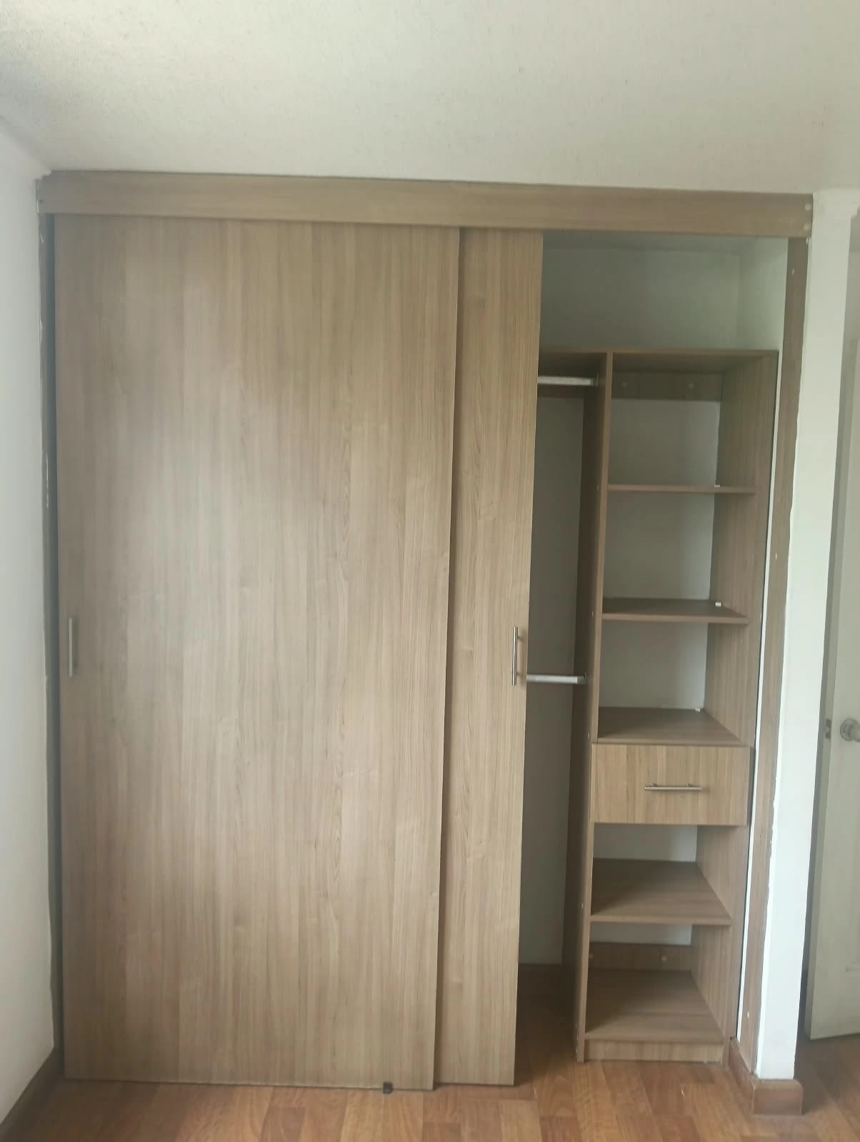 Rento Apto Zona 1, Historico 1, REF.6943 *2 Hab, Estudio, 2 Baños — Apartamento en Alquiler en Zona 1, Guatemala, Ciudad — foto 2 de 17