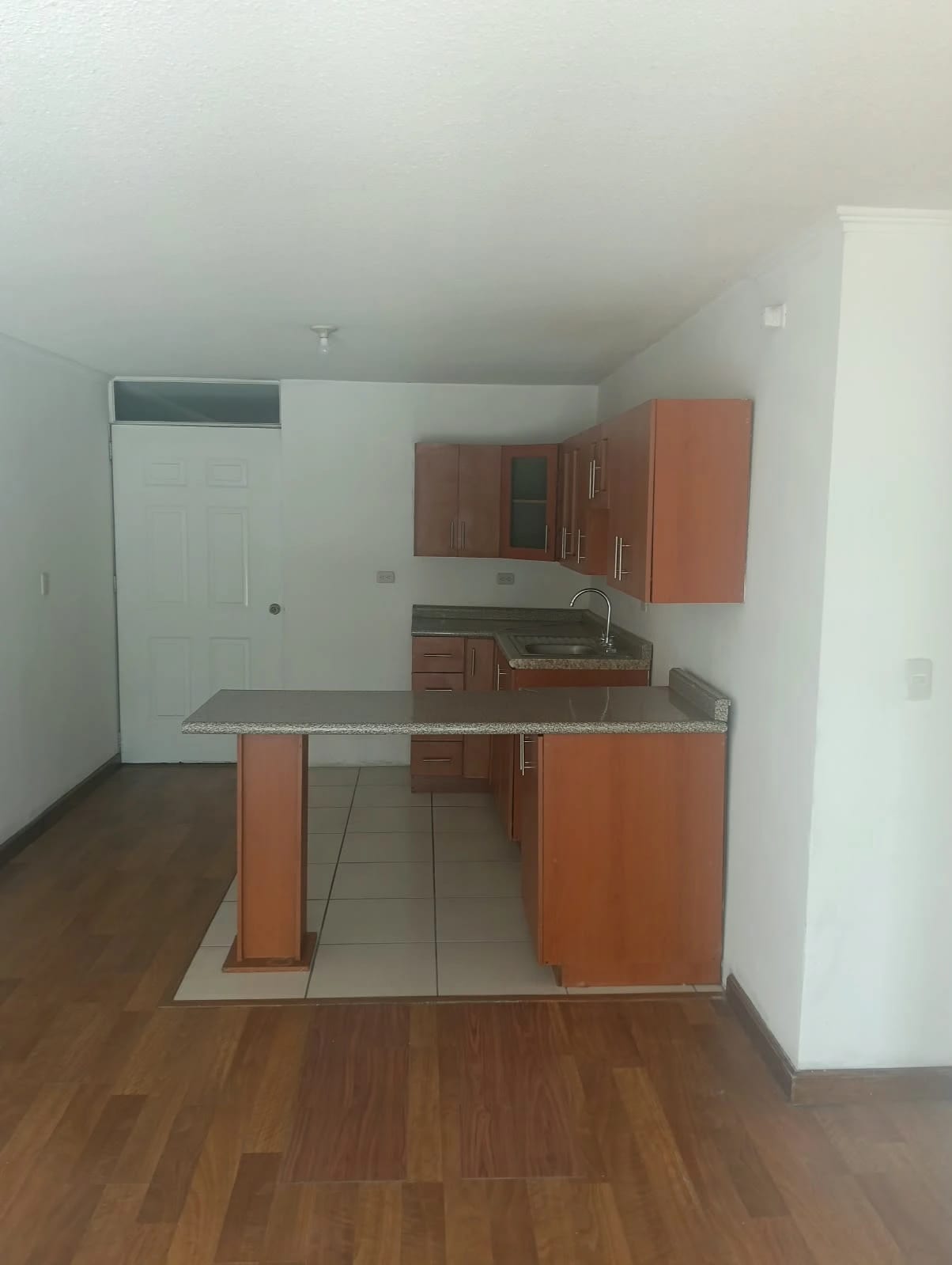 Rento Apto Zona 1, Historico 1, REF.6943 *2 Hab, Estudio, 2 Baños — Apartamento en Alquiler en Zona 1, Guatemala, Ciudad — foto 10 de 17