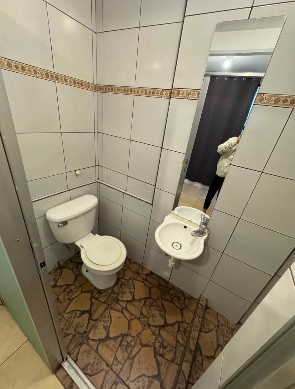 Rento Apto 3 Hab Zona 14 la Villa REF.6941 — Apartamento en Alquiler en Zona 14, Guatemala, Ciudad — foto 4 de 15