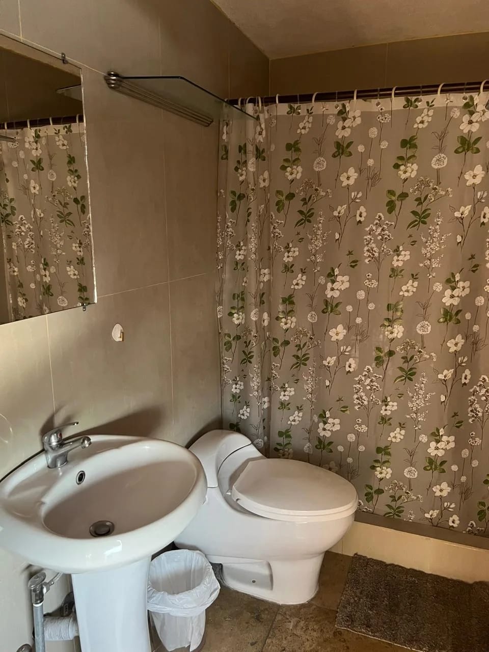 Rento Apto Amueblado 2 Hab Zona 9 a Pocos Metros Plazoleta España — Apartamento en Alquiler en Zona 9, Guatemala, Ciudad — foto 16 de 16
