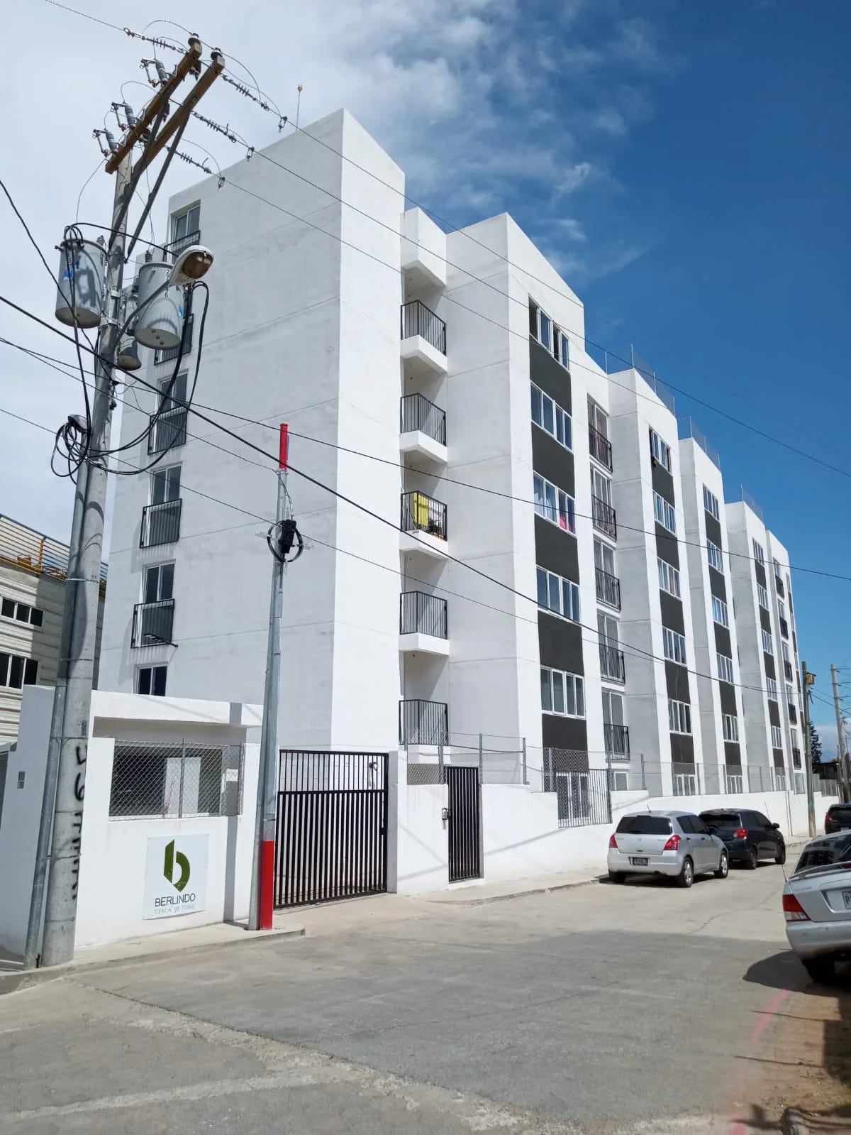 Vendo Apto Zona 1 de Mixco Torre Berlindo REF.6951 — Apartamento en Venta en Zona 1 Mixco, Guatemala, Ciudad — foto 1 de 17