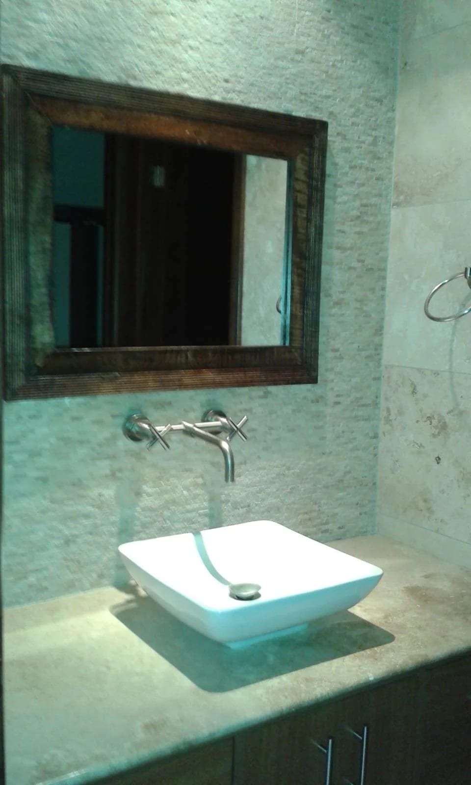 Rento Apto Z.10 Edif. Mirafiori, 6953 *110M2, 2 Hab, 2 Baños, 2 Parq — Apartamento en Alquiler en Zona 10, Guatemala, Ciudad — foto 9 de 13