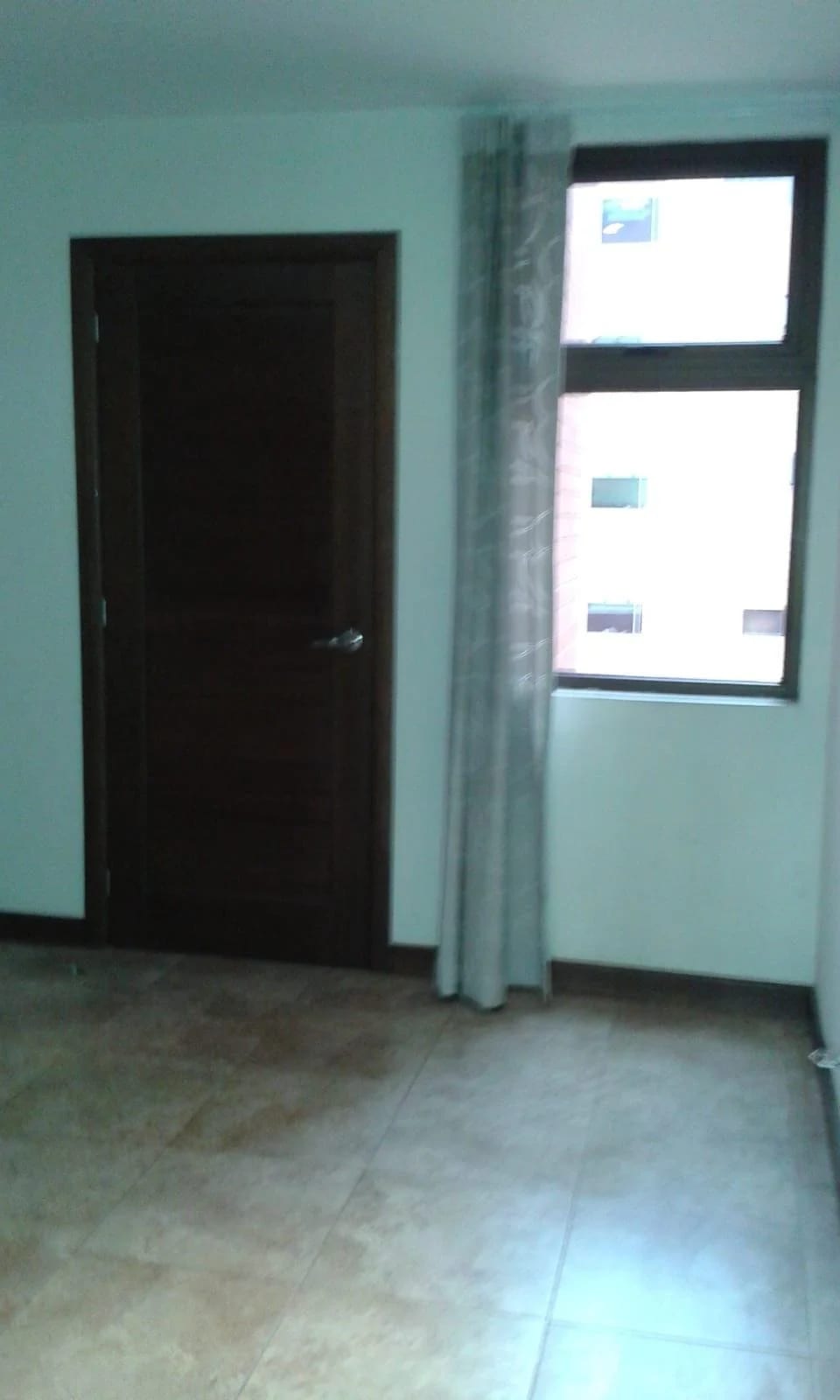 Rento Apto Z.10 Edif. Mirafiori, 6953 *110M2, 2 Hab, 2 Baños, 2 Parq — Apartamento en Alquiler en Zona 10, Guatemala, Ciudad — foto 12 de 13