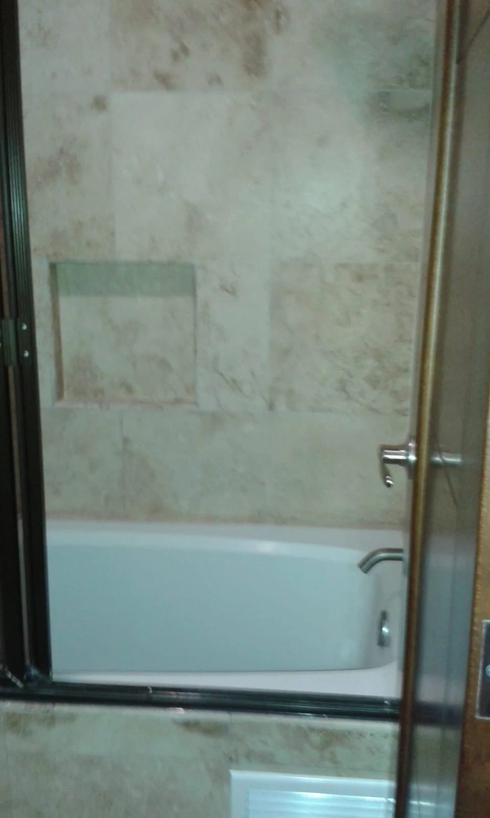 Rento Apto Z.10 Edif. Mirafiori, 6953 *110M2, 2 Hab, 2 Baños, 2 Parq — Apartamento en Alquiler en Zona 10, Guatemala, Ciudad — foto 13 de 13