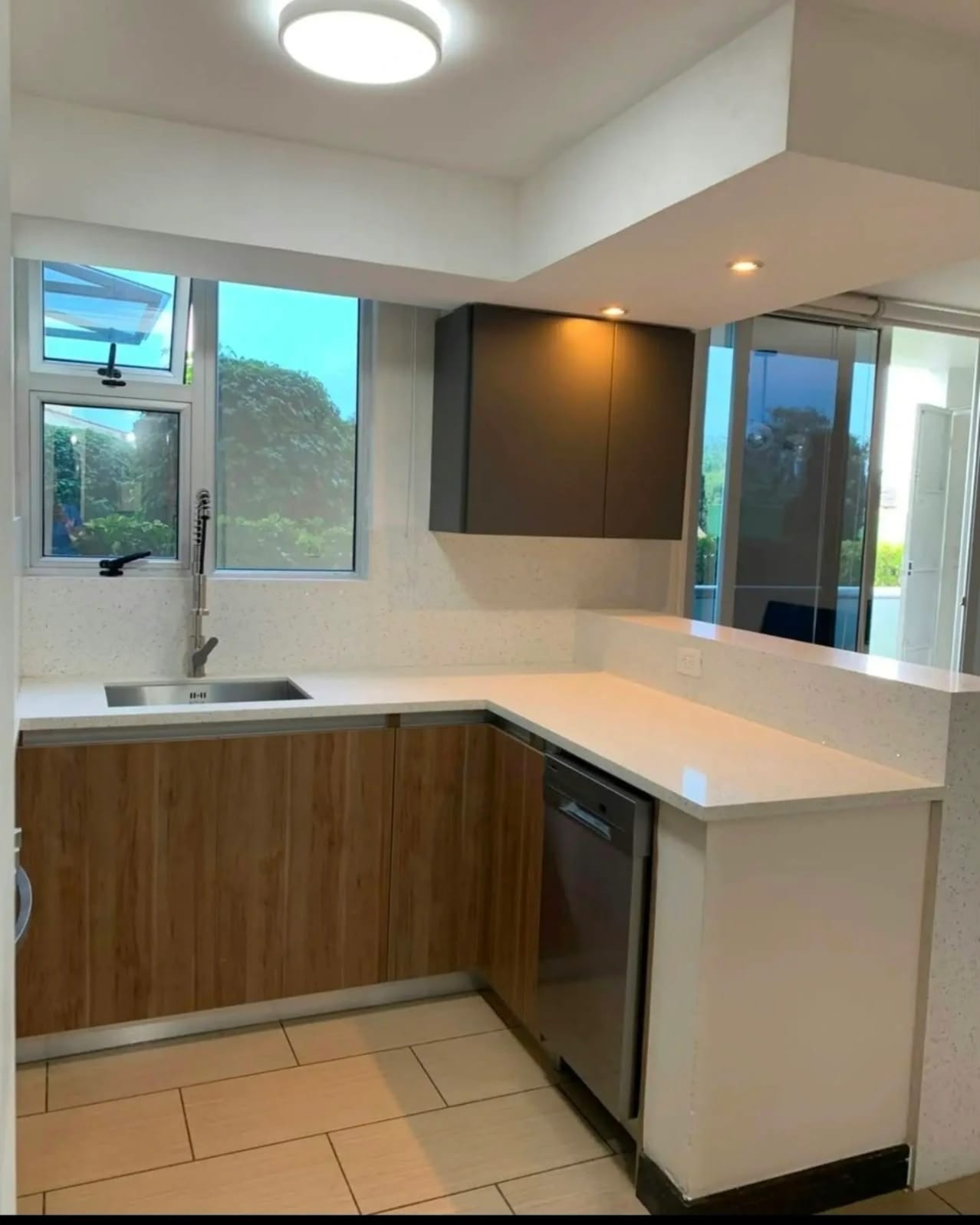 Rento Apto Z.14 Condado la Villa REF.6956 3 Hab, 3 Baños, 2 Parqueos — Apartamento en Alquiler en Zona 14, Guatemala, Ciudad — foto 2 de 5