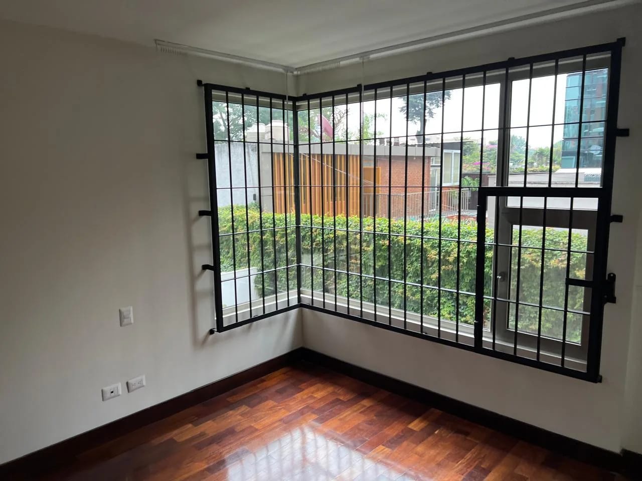 Vendo/rento Apto Zona 10 Edif. Santa Sofia REF.6957 *183M2, 3 Hab — Apartamento en Alquiler en Zona 10, Guatemala, Ciudad — foto 4 de 17