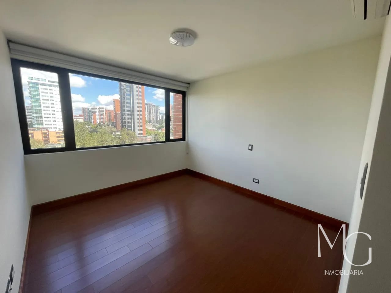 Apartamento en Venta Torre Condesa Z14 — Apartamento en Venta en Zona 14, Guatemala, Ciudad — foto 2 de 4