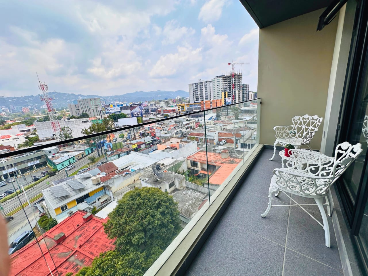 APARTAMENTO EN RENTA, EDIF. IQ 10, ZONA 10 — Apartamento en Alquiler en IQ10, Zona 10, Guatemala, Ciudad — foto 4 de 17
