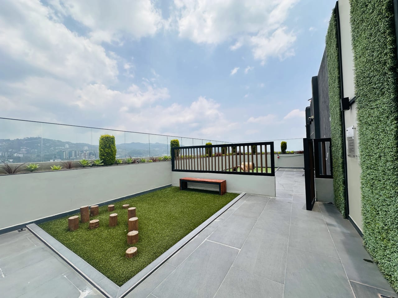 APARTAMENTO EN RENTA, EDIF. IQ 10, ZONA 10 — Apartamento en Alquiler en IQ10, Zona 10, Guatemala, Ciudad — foto 15 de 17
