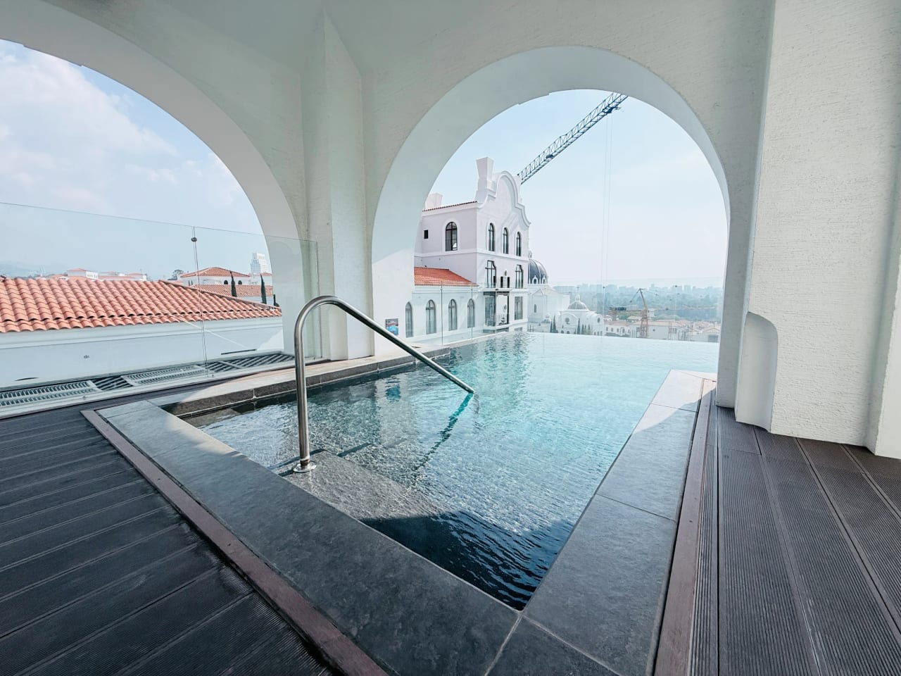 APARTAMENTO AMUEBLADO EN RENTA 92 MTS2, LIRIOS DE CAYALÁ 2 — Apartamento en Alquiler en Lirios de Cayalá II, Zona 16, Guatemala, Ciudad — foto 10 de 14