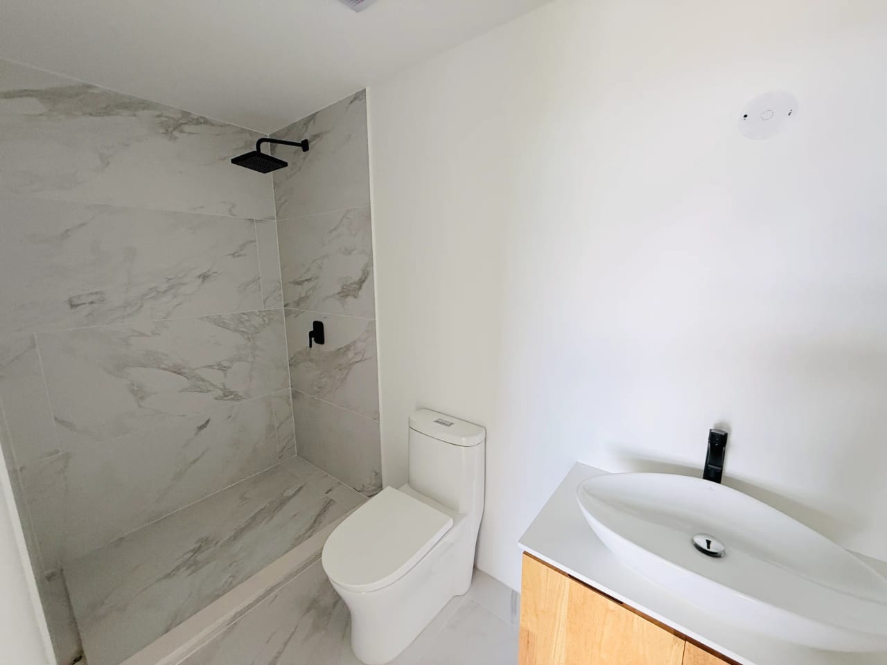 APARTAMENTO P/ ESTRENAR, EDIFICIO CÉNTRICO 67 MTS2, 2 DORMITORIOS, ZONA 5 — Apartamento en Venta en Céntrico, Zona 5, Guatemala, Ciudad — foto 9 de 17