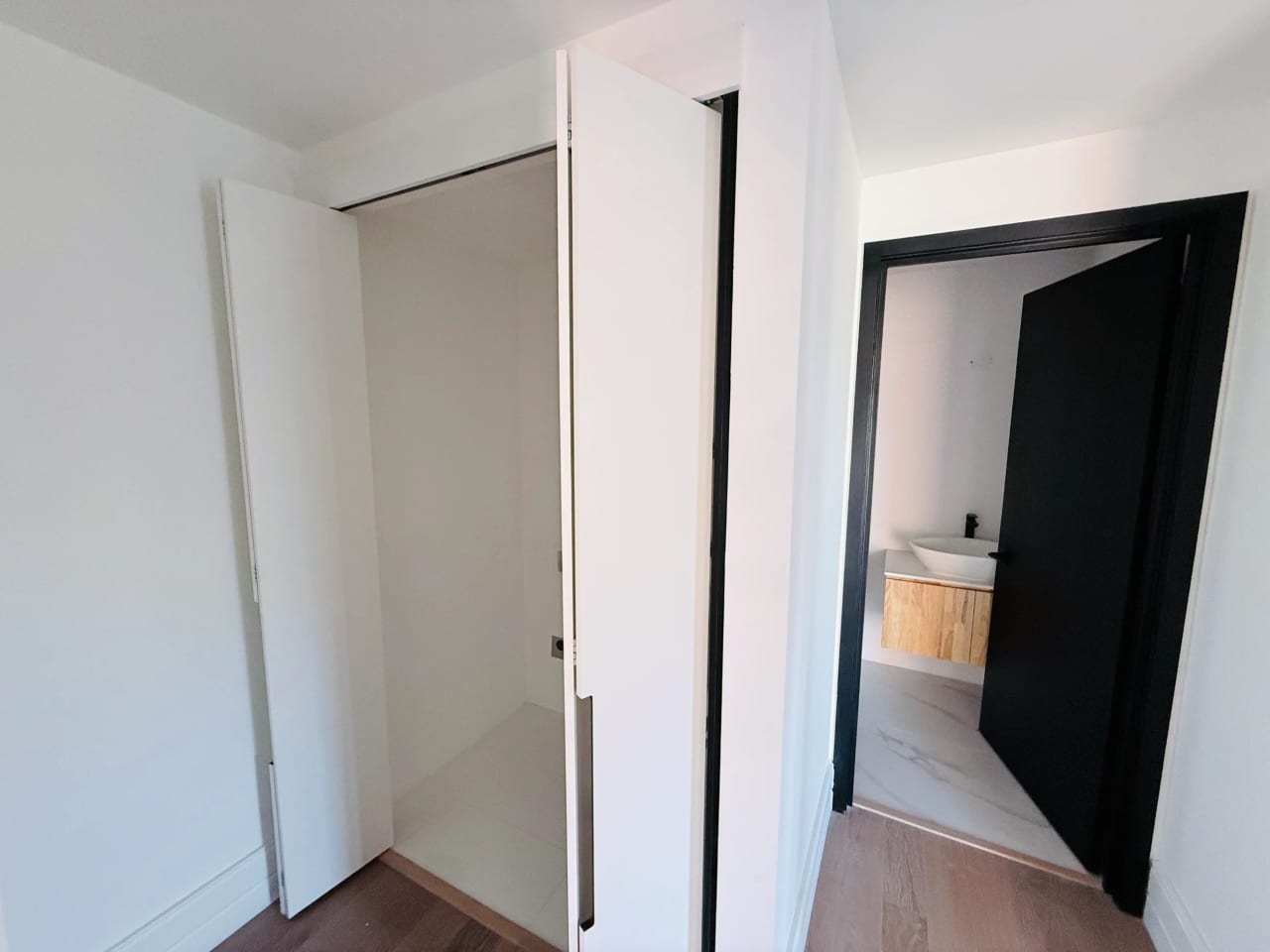 APARTAMENTO P/ ESTRENAR, EDIFICIO CÉNTRICO 81.68 MTS2, 3 DORMITORIOS, ZONA 5 — Apartamento en Venta en Céntrico, Zona 5, Guatemala, Ciudad — foto 11 de 17