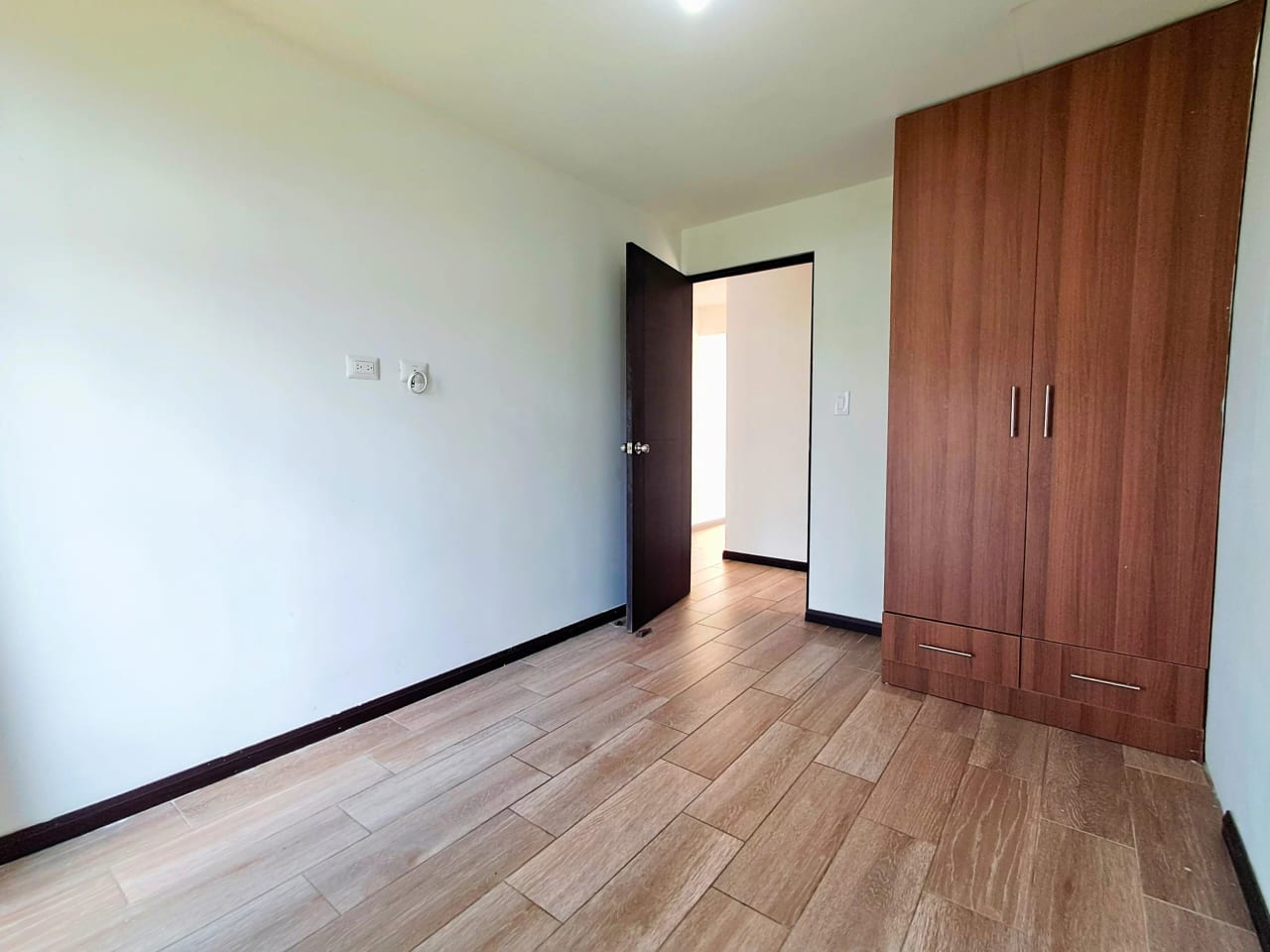 APARTAMENTO EN VENTA EDIFICIO NAGANO 81 MTS2, PIEDRA PARADA, CRISTO REY ZONA 16 — Apartamento en Venta en Zona 16, Guatemala, Ciudad — foto 10 de 17