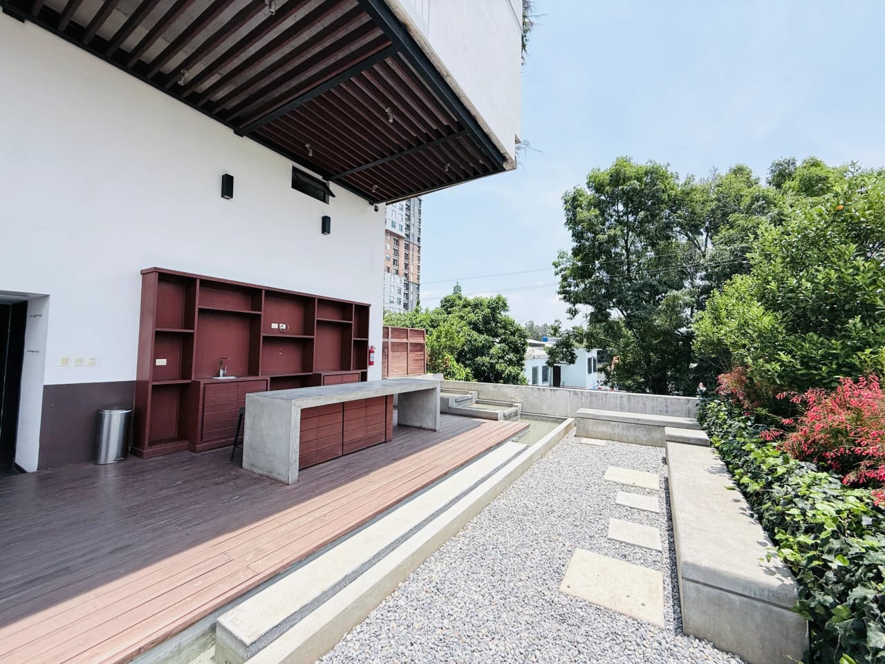 APARTAMENTO ESTUDIO EN VENTA, EDIFICIO FABRA 1 DORMITORIO Y JARDÍN, ZONA 10 — Apartamento en Venta en Fabra, Zona 10, Guatemala, Ciudad — foto 15 de 17